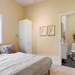 Three-bedroom In هادرسليف