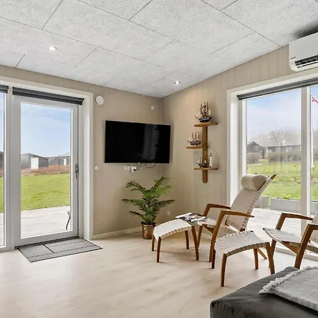 Three-bedroom In Feriehus