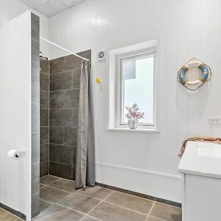 Three-bedroom In Feriehus